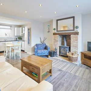 Host & - Kurnell Staithes