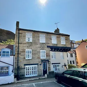 Harbourside Staithes